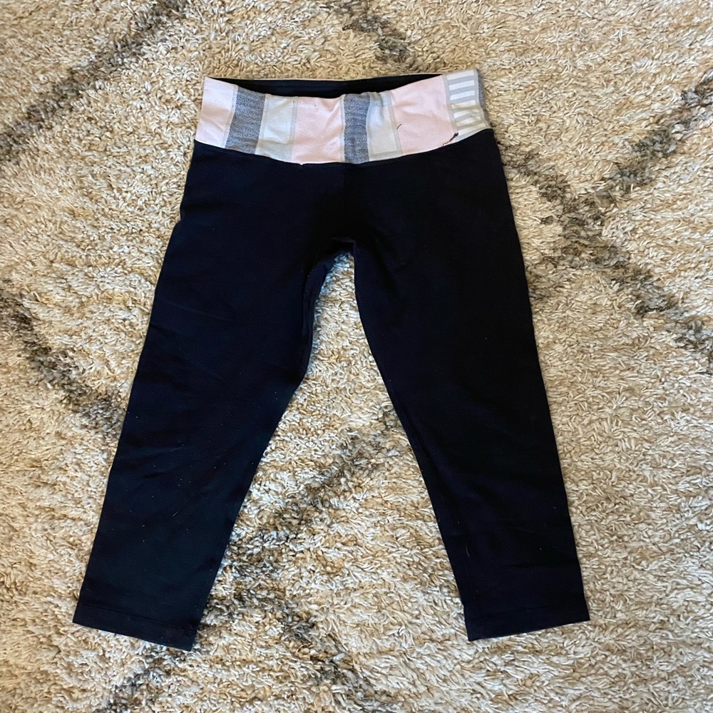 Lululemon Wunder Under cropped reversible pants